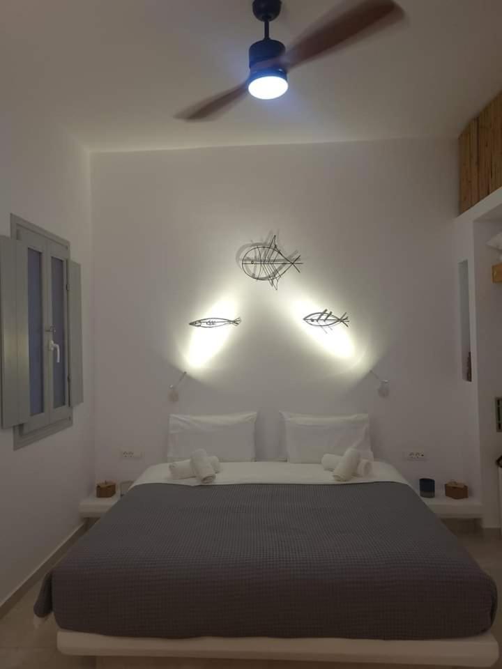 Astivi Santorini * Pýrgos
